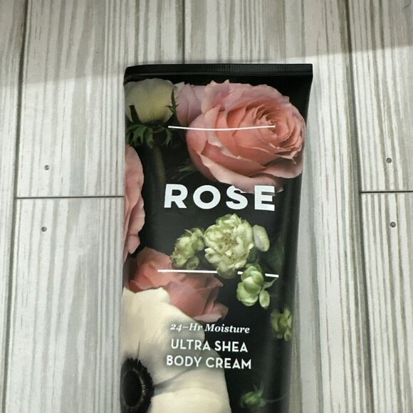 Bath and Body Works Rose 24 HR Moisture Ultra Shea Body Cream 8 oz - Picture 2 of 7
